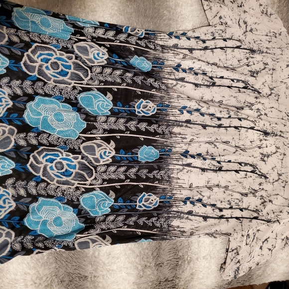 Blouse - Picture 2 of 3